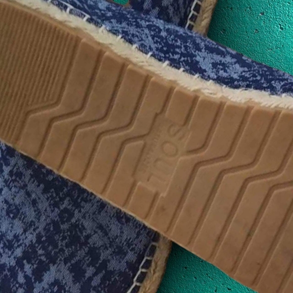 Naturalizer ,Size 8 , Color Blue - Picture 4 of 4